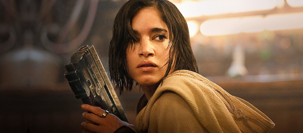 Ray Fisher Has A 'Massive' Four-Foot Gun In Zack Snyder's Rebel