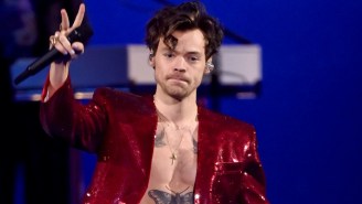 Harry Styles Seemingly Caused A Fan To Faint With A Simple Gesture During The Final ‘Late Late Show’ Episode