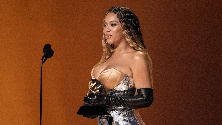 Le morceau “Renaissance” de Beyoncé “Cuff It” bat toujours des records, plusieurs mois après sa sortie