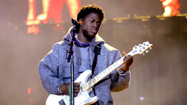 Daniel Caesar Announces Intimate Tour Ahead of New LP