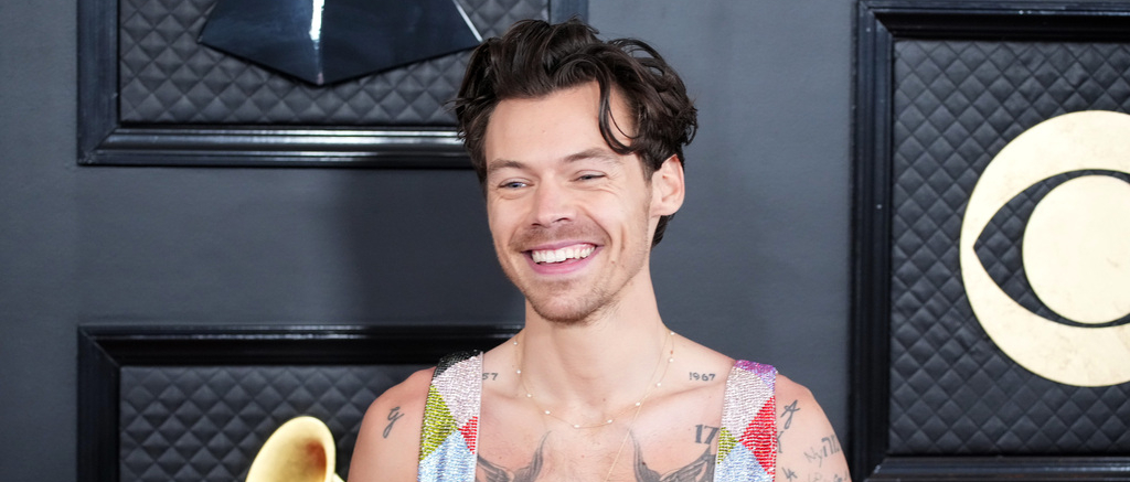 Harry Styles, Wet Leg Perform 'Wet Dream' Together Video