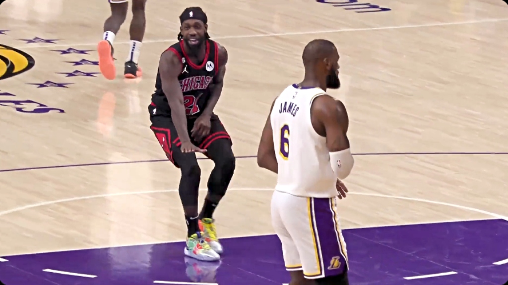 Patrick Beverley Hit Lebron With A Too Small In Bulls Lakers Patrick Beverley Hit Lebron With A Too Small In Bulls Lakers