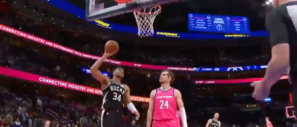 giannis antetokounmpo rebound