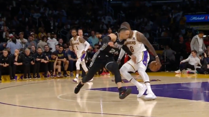 Dillon Brooks schlug LeBron James in die Nüsse und wurde ausgeworfen