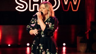 Kelly Clarkson Took Paramore’s ‘The Only Exception’ To Brand New Heights During A ‘Kellyoke’ Performance