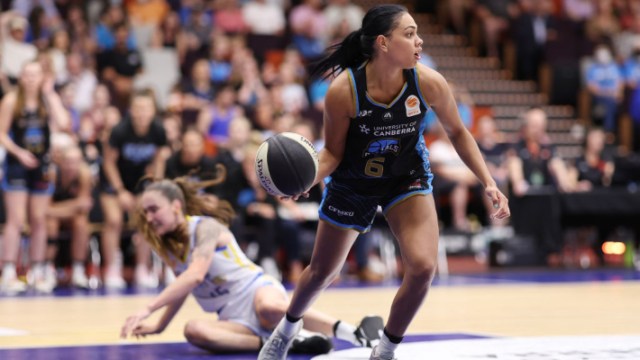 Shaneice Swain joins the ranks of Australians in the WNBA, drafted by the  Los Angeles Sparks - ABC News