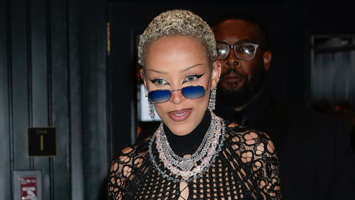 Doja Cat UNVEILS new ink including a skull and key after revealing SHOCKING  bat skeleton tattoo