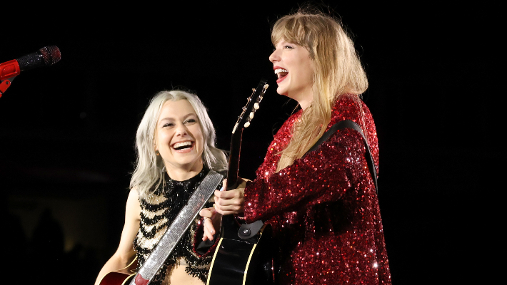 is phoebe bridgers on tour with taylor swift