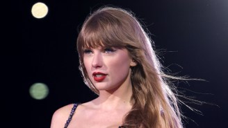 Taylor Swift Rolled With A Massive Celebrity Entourage At The Chiefs Game, Including Blake Lively, Ryan Reynolds & More