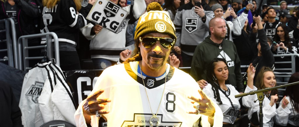 Snoop Dogg does commentary for L.A. Kings game; Video - Sports
