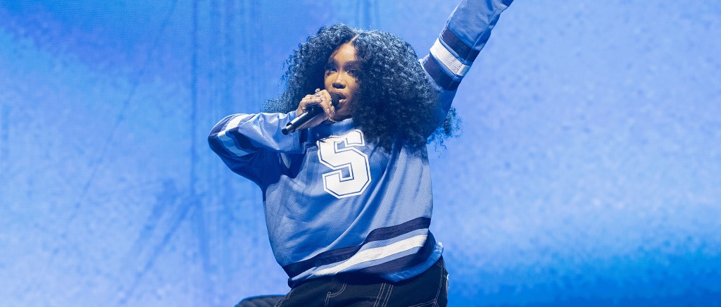 Lizzo says she's close to 'giving up' and 'quitting' music over  body-shaming tweets: 'F--- y'all