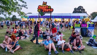 Bonnaroo’s Festivalgoers Apparently Keep Accidentally Calling The Cops From Moshing Way Too Hard