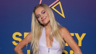 Kelsea Ballerini Is The Latest Artist To Get Hit In The Face On Stage, Joining The Wave Of Recent Concert Incidents