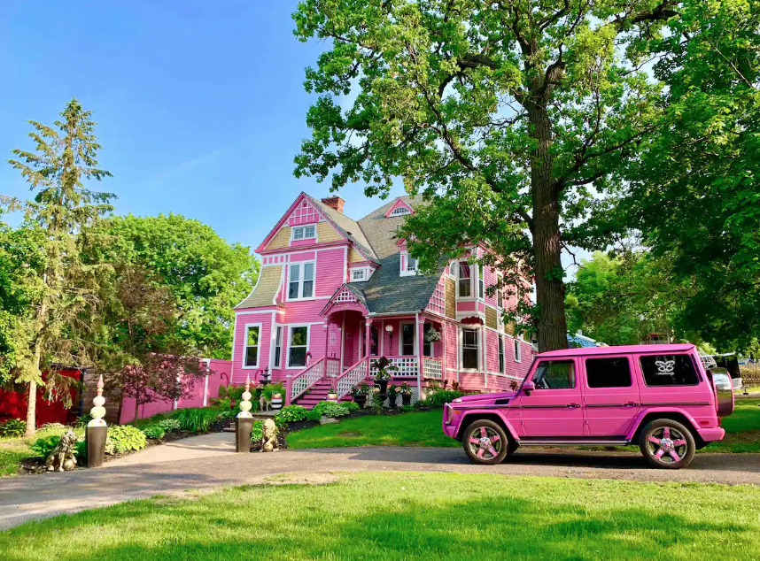 barbie vacation rentals, barbie airbnb, pink
