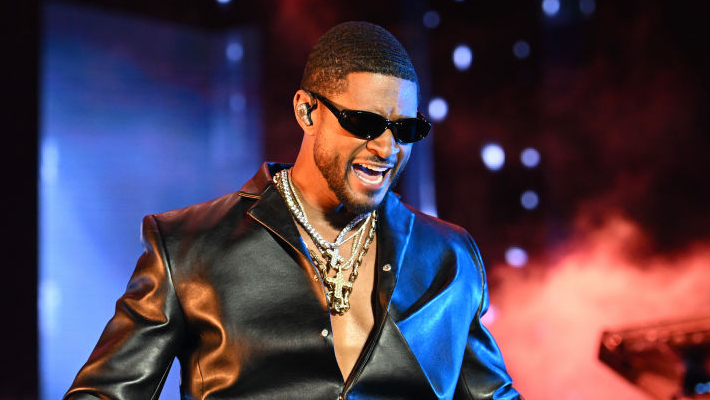 Super Bowl Experience: The Halftime Extravaganza With Usher