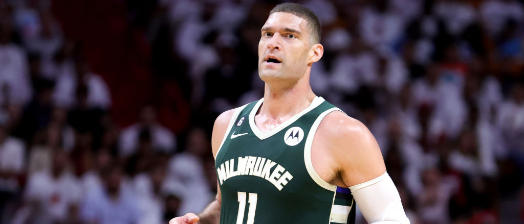 Brook Lopez Will Return To The Bucks On A 2-Year, $48 Million Deal ...