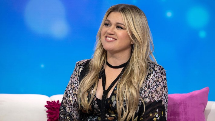 Kelly Clarkson a déclaré que les célébrités grossières étaient allées à des spectacles de compétition