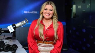 Kelly Clarkson Said She Didn’t Feel Like Her Single ‘Breakaway’ Fit In With The Rest Of Her Second Album