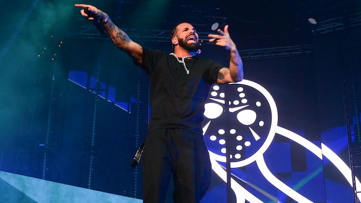 Drake Had A Phone Thrown At Him On 'It's All A Blur Tour