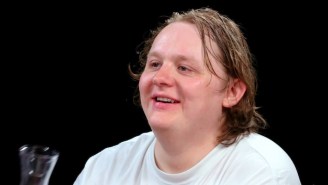 Lewis Capaldi Did His Own Version Of The Classic Paul Rudd ‘Look At Us’ Meme After Suffering Through ‘Hot Ones’