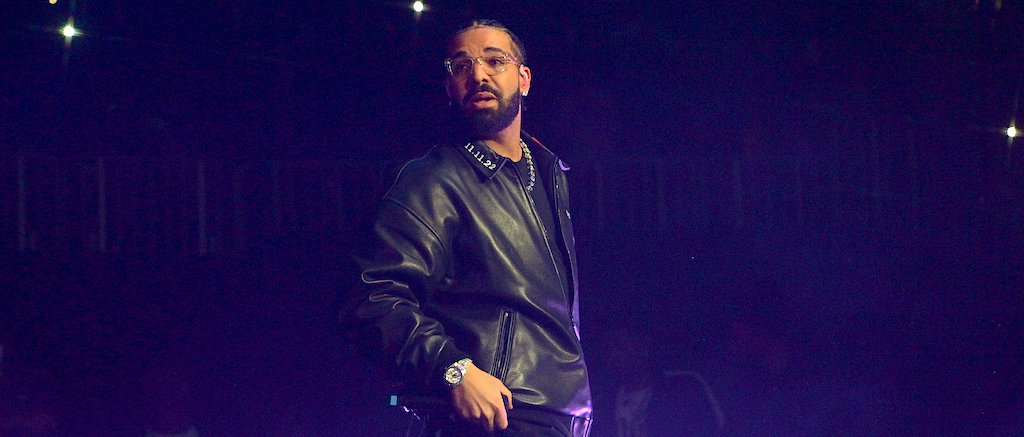 Drake Just Does It on “It's All A Blur” Tour, by David Williams