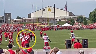 Travis Kelce Punched A LB In The Helmet After He Went For The Ball Late After A Catch In Chiefs Camp