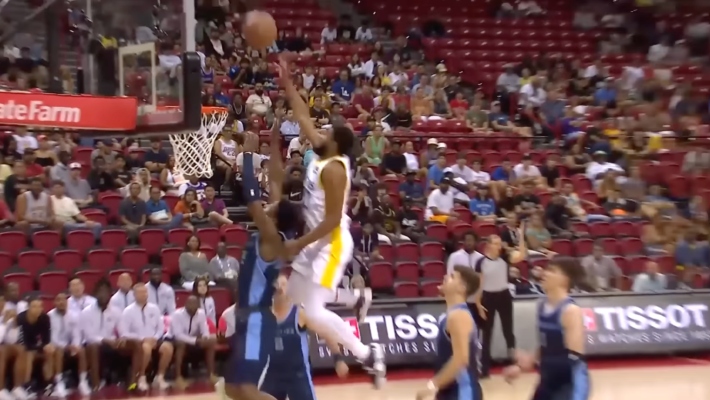 Lakers Forward LJ Figueroa Has Amazing Summer League Dunk