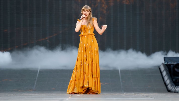 Taylor Swift will start her second show in Cincinnati early tonight due to a “weather situation”