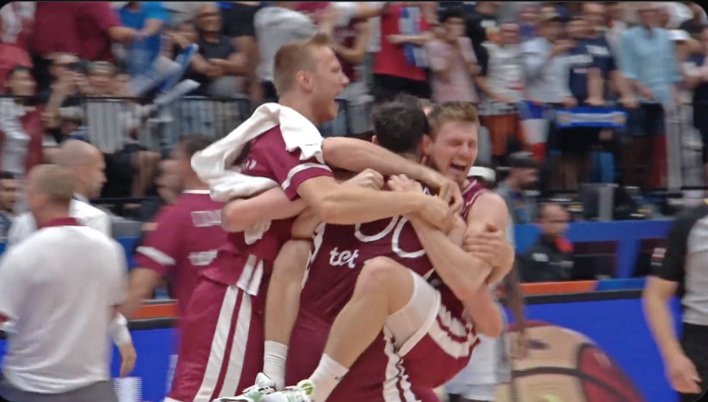 Latvija šokā izsita Franciju no Pasaules kausa basketbolā