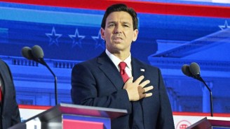 Lemming Ron DeSantis Got Roasted For Raising His Hand For Trump After Checking To See What His Debate Opponents Did