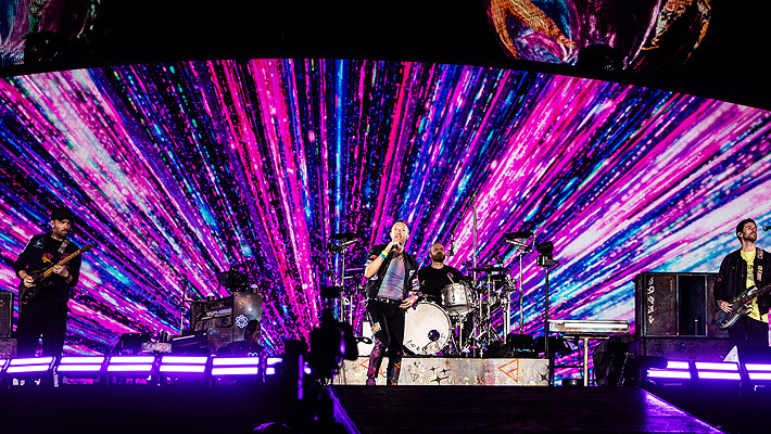 Review: Coldplay return with 'Music of the Spheres' - Los Angeles Times