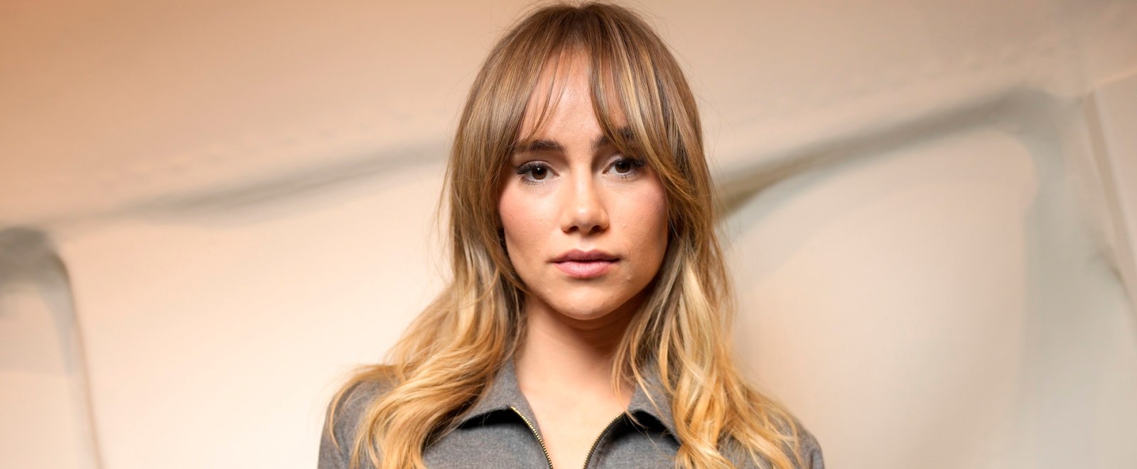 Suki Waterhouse Fendi Spring 2024 Ready To Wear Fashion Show