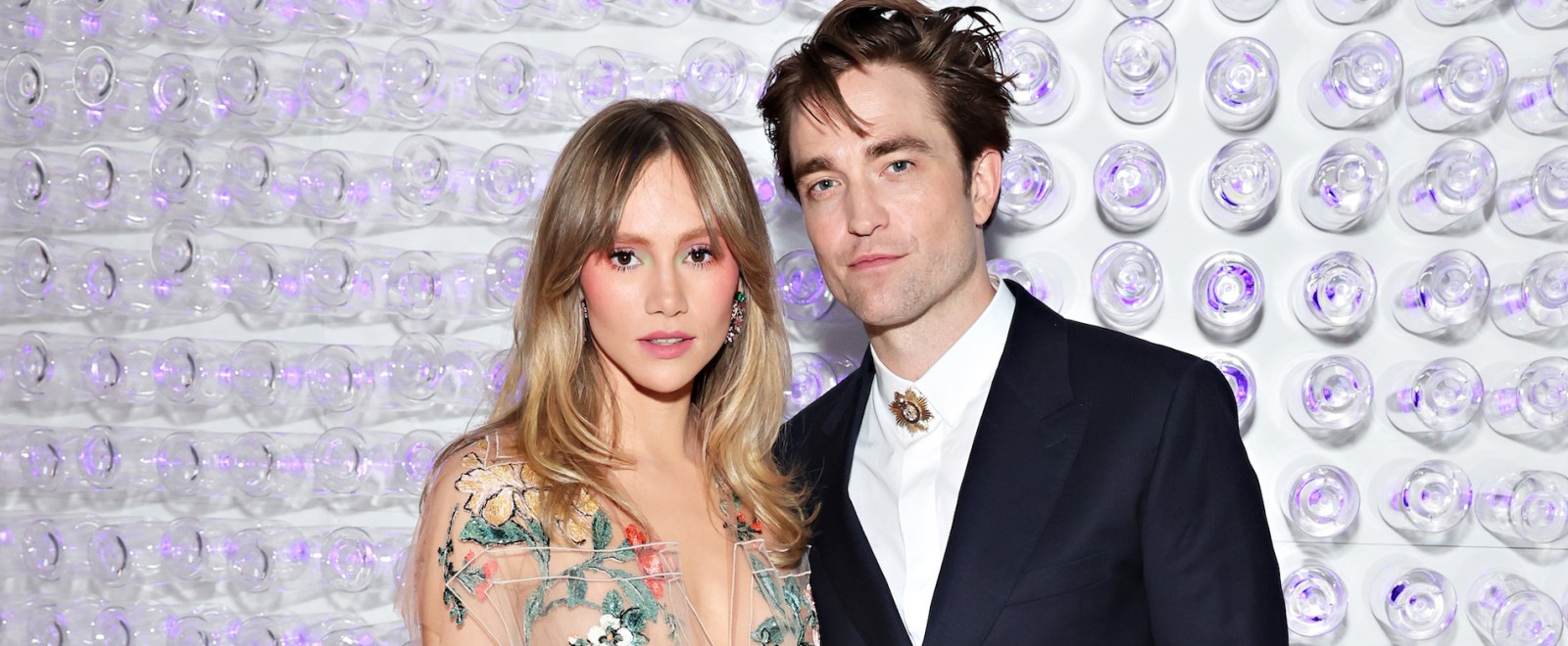 Suki Waterhouse Robert Pattinson 2023 Met Gala