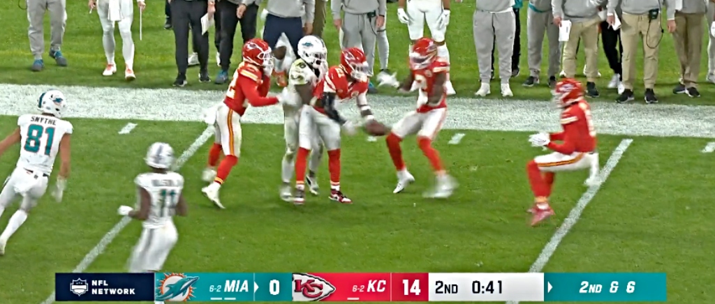 chiefs lateral td dolphins