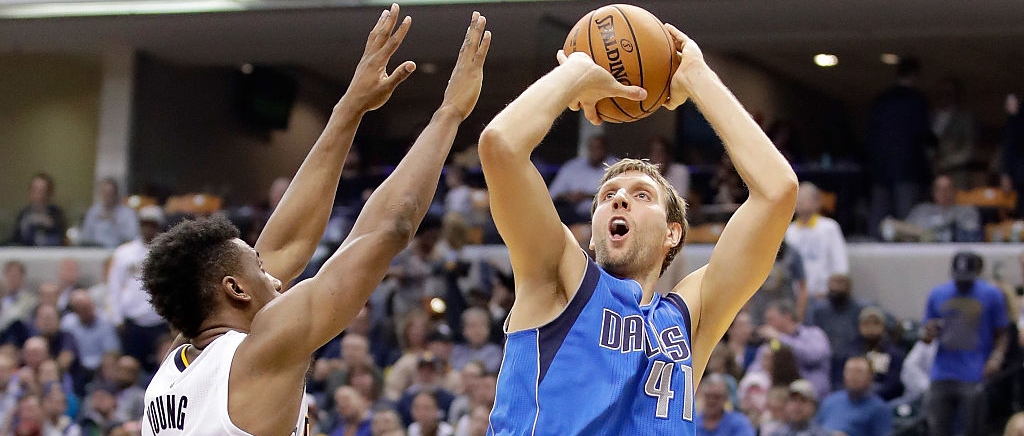 Dirk nowitzki hot sale shirt fadeaway