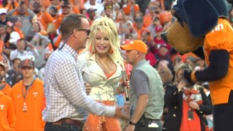 Dolly Parton, Escorted By Peyton Manning, Sang ‘Rocky Top’ Live At Neyland Stadium