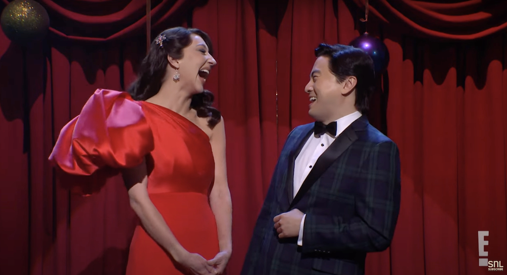 'SNL' Cold Open Went Apolitical With 'Christmas Awards' Skit