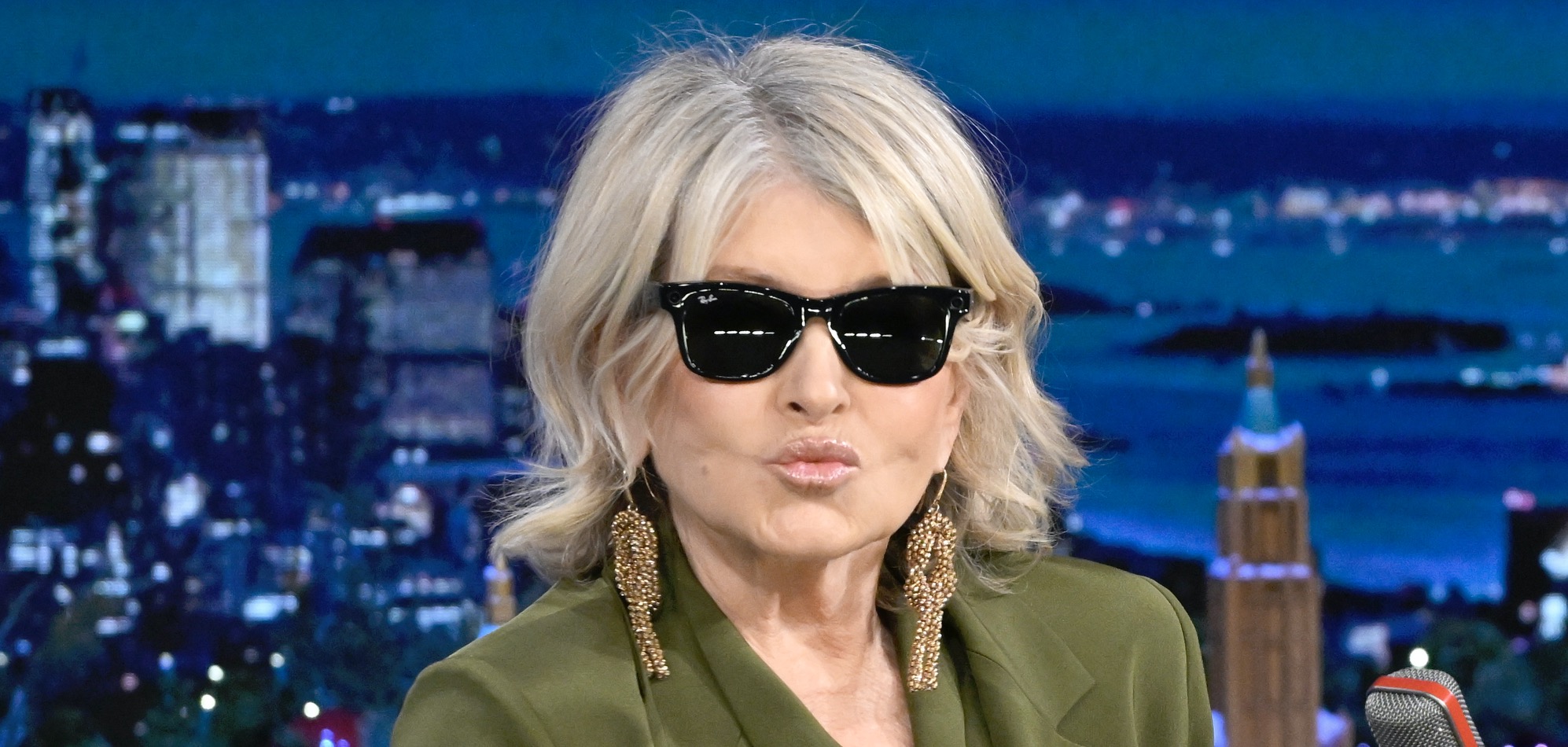 Martha Stewart Ended The Year With One Of Her Best Thirst Traps Yet ...