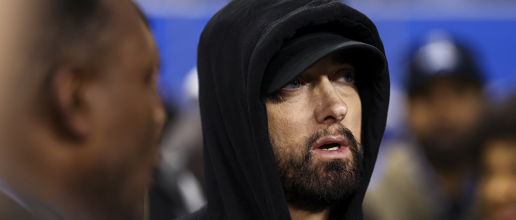 Eminem Flipped Off 49ers Fans During The NFC Championship Game, And Then The Detroit Lions Collapsed In Epic Fashion #Eminem
