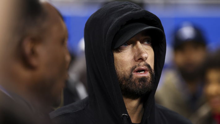 Eminem Flipped Off 49ers Fans NFC Championship Game: Video #Eminem
