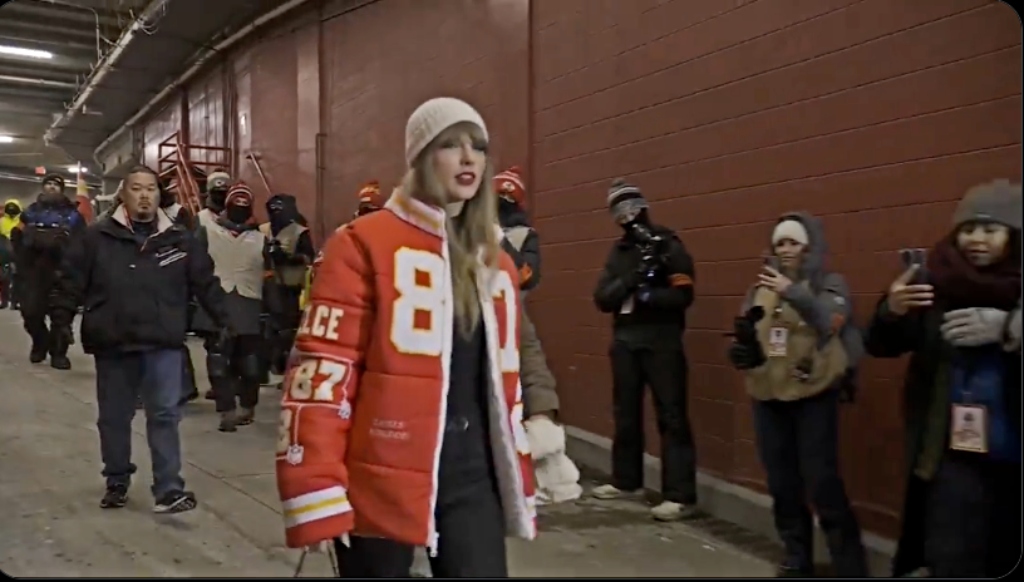 Where Taylor Swift got her incredible custom Travis Kelce coat for  Chiefs-Dolphins game