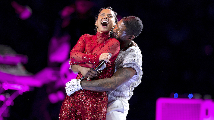 Usher: Nothing 'Perverted' About Alicia Keys Super Bowl Hug #AliciaKeys