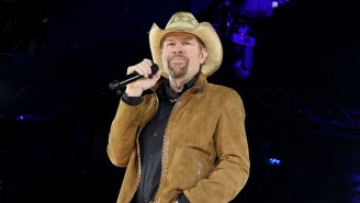 Toby Keith’s ’35 Biggest Hits’ Lands At No. 1 On ‘Billboard’ 200 Chart, As Fans Continue To Grieve The Singer’s Death