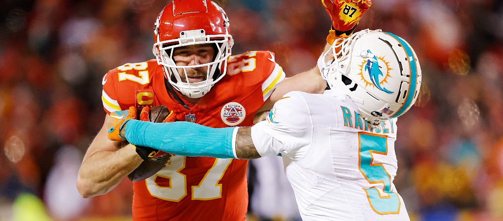 Travis Kelce Kansas City Chiefs Miami Dolphins AFC Wild Card Playoff