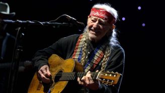 Willie Nelson Brought Out Kermit The Frog To Finally Perform A Duet Of ‘Rainbow Connection’