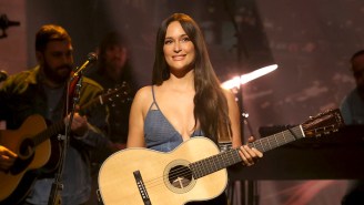 Kacey Musgraves Had A Wardrobe Issue On ‘SNL’ But Was Able To Laugh It Off After The Fact