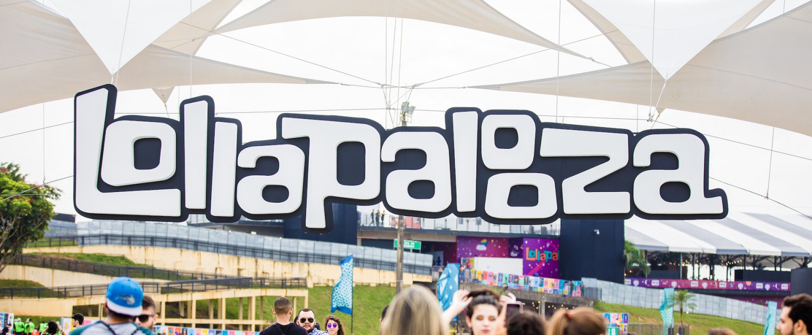 Lollapalooza logo sign