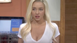 Hooters Made Sydney Sweeney An Offer After She Played A Waitress For The Restaurant On ‘SNL’