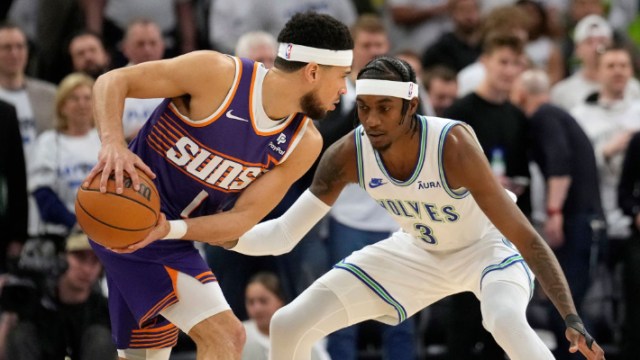 Jaden McDaniels Leads Wolves To Game 2 Win Over Suns - Vimarsana News