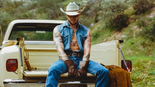 Orville Peck & Willie Nelson Are 'Fond of Each Other,' Duet - Vimarsana News